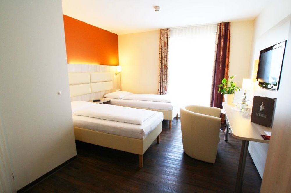 Hotel Roedelheimer Hof - Am Wasserturm Франкфурт-на-Майні Екстер'єр фото