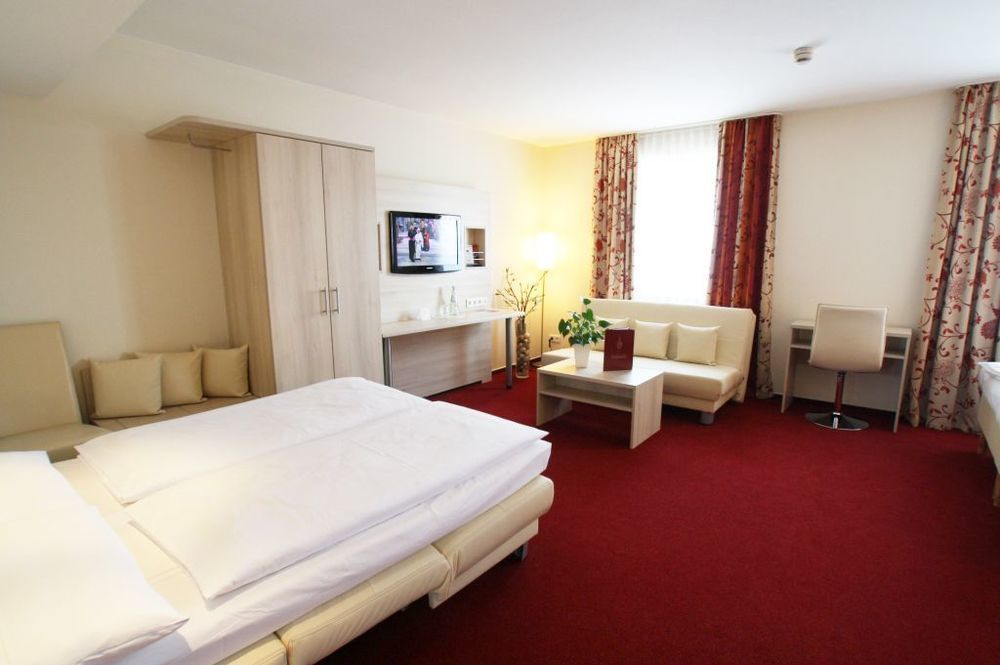 Hotel Roedelheimer Hof - Am Wasserturm Франкфурт-на-Майні Екстер'єр фото