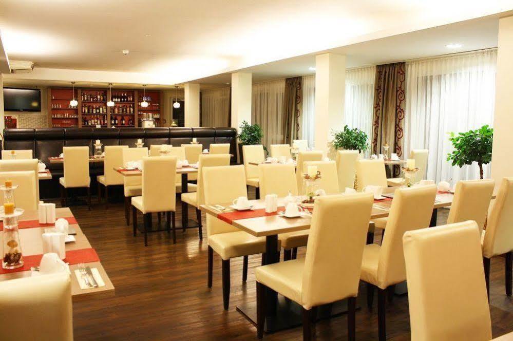 Hotel Roedelheimer Hof - Am Wasserturm Франкфурт-на-Майні Екстер'єр фото